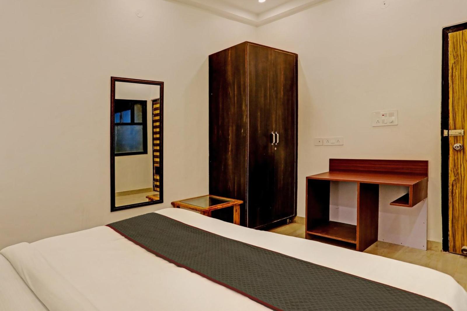 Hotel Golden Prime King New Delhi Eksteriør bilde
